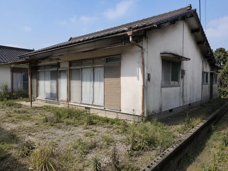 事例写真①:郊外の戸建て外観